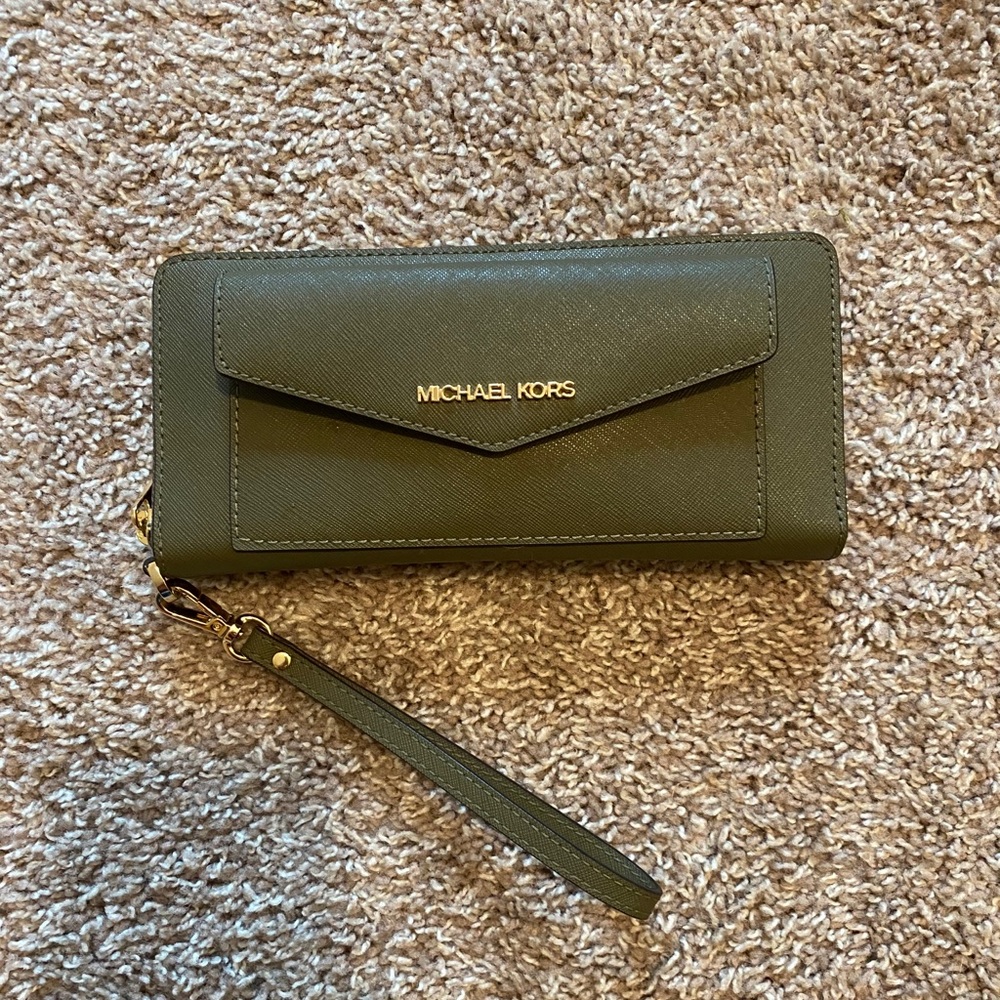 Michael Kors Jet Set Wallet/ Wristlet
